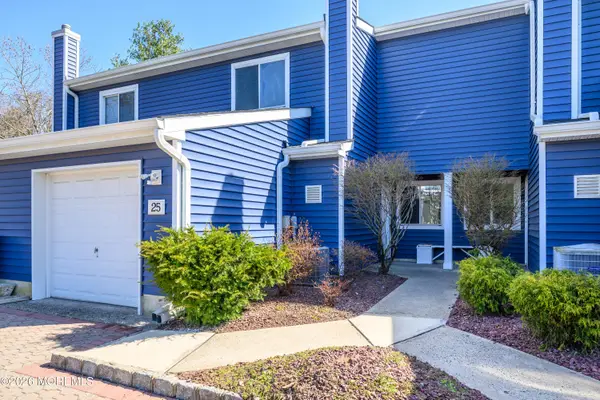 25 Rambling Meadow Court, Tinton Falls, NJ 07724