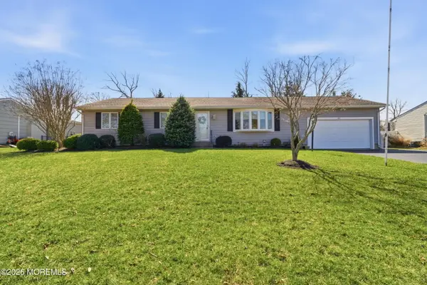 867 Derry Drive, Toms River, NJ 08753