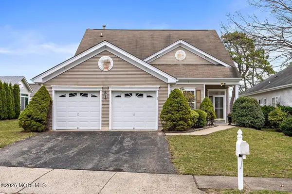 43 Silverspring Drive, Lakewood, NJ 08701