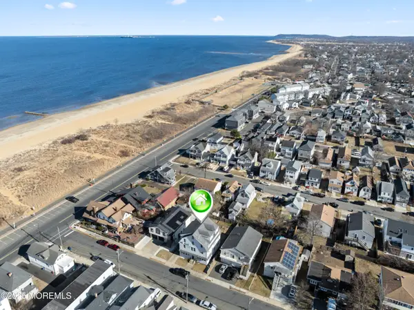 8 Oceanview Avenue, Keansburg, NJ 07734