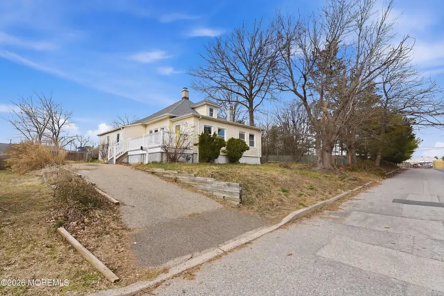 18 Central Avenue, Toms River, NJ 08753 - #2