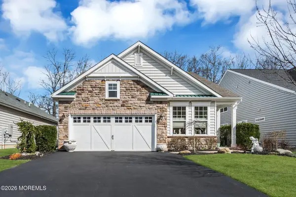 25 Lily Pond Court, Howell, NJ 07731