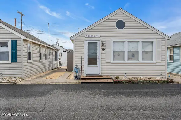 19 9th Lane, Seaside Park, NJ 08752