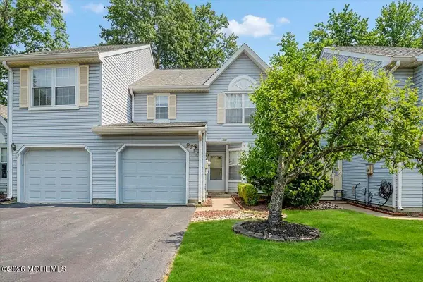 22 Ross Terrace, Manalapan, NJ 07726