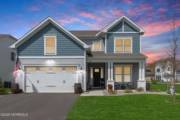 2 Pasture Drive, Farmingdale, NJ 07727