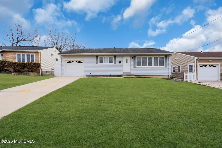 16 Hemlock Drive, Parlin, NJ 08859 - #3