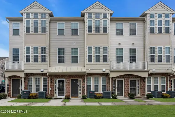 14 Kyle Drive, Tinton Falls, NJ 07712