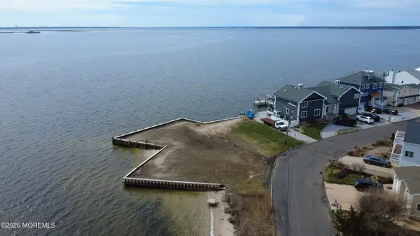 77 Rochester Drive, Brick, NJ 08723