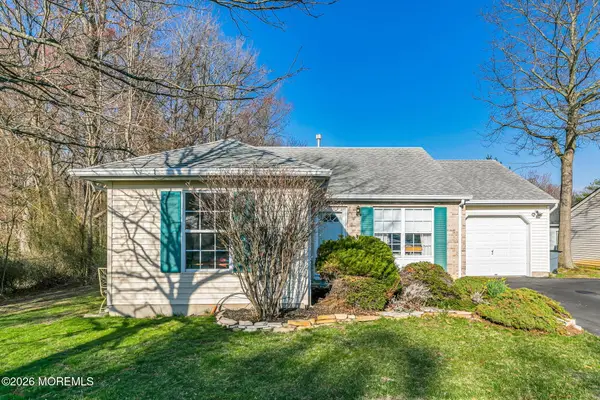 53 Farnworth Close, Freehold, NJ 07728