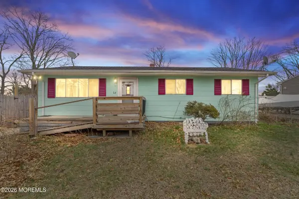 27 Sylvan Lake Boulevard, Bayville, NJ 08721