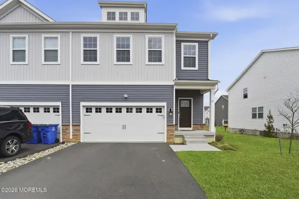 14 Barnegat Lane, Jackson, NJ 08527