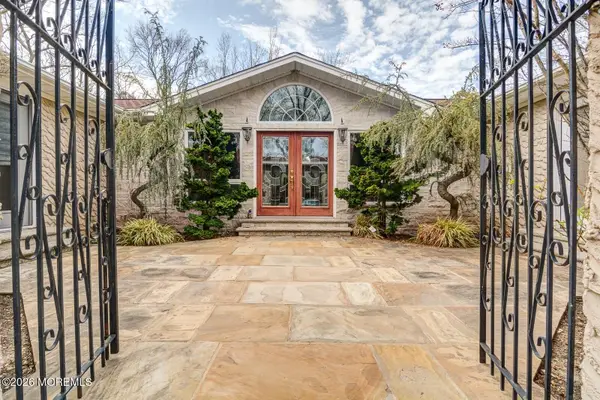 884 Breezy Oaks Drive, Toms River, NJ 08753