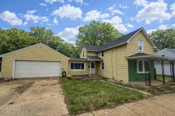 17 Maple Avenue, New Egypt, NJ 08533