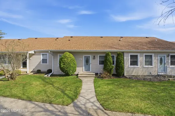 110 Henley Court #C, Freehold, NJ 07728