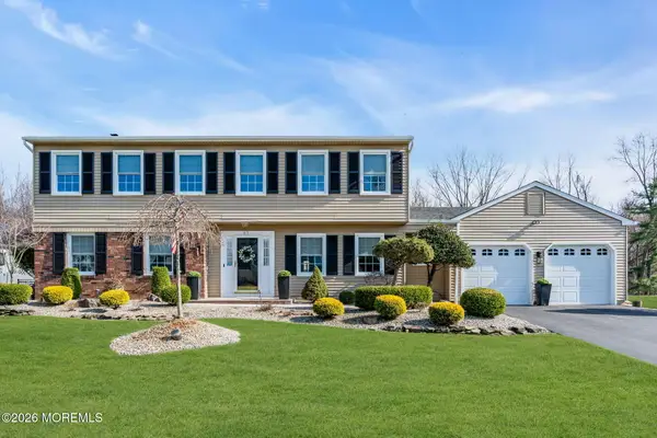 27 Heron Drive, Marlboro, NJ 07746