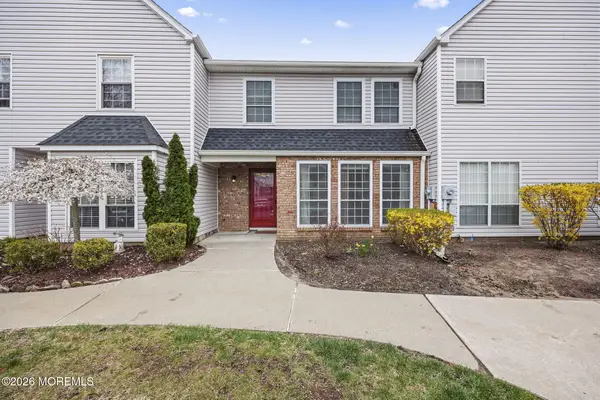 253 Colby Place, Morganville, NJ 07751