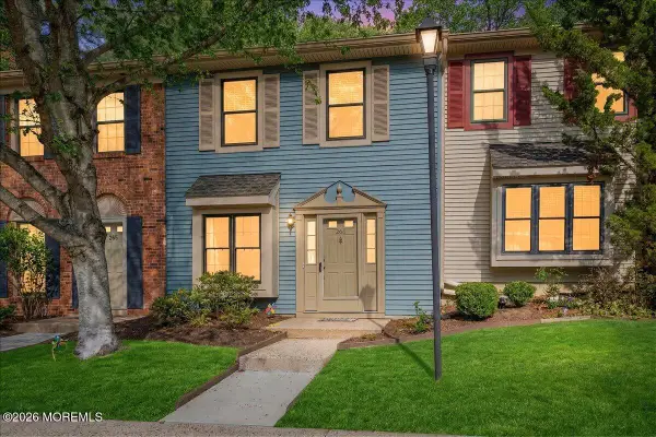 266 Gloucester Court, Aberdeen, NJ 07747