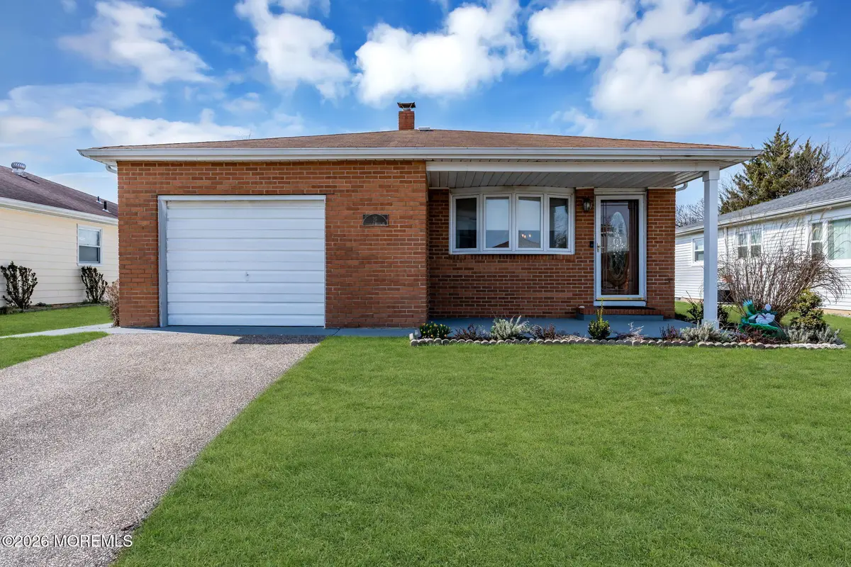 25 Spanish Wells Street, Toms River, NJ 08757 - #1