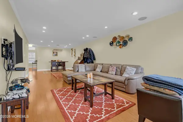 305 Tuxford Court, Pennington, NJ 08534