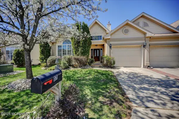 17 Umberland Place, Monroe, NJ 08831