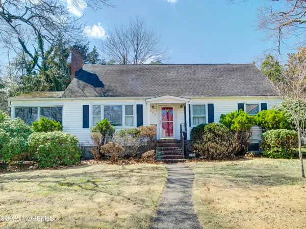 224 Chatham Avenue, Oakhurst, NJ 07755