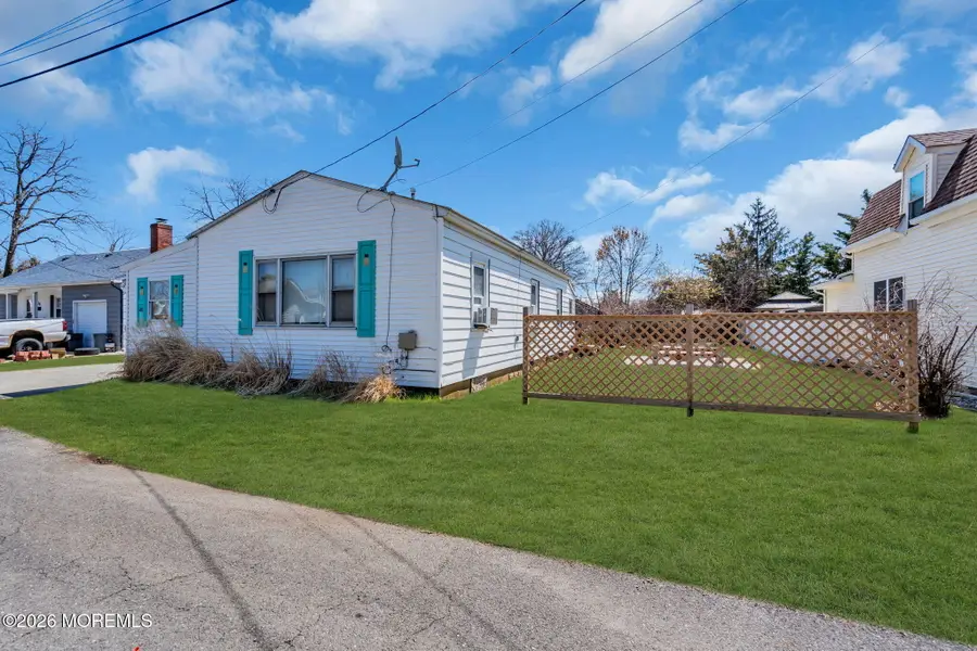 40 Frederick Place, Keansburg, NJ 07734 - #3