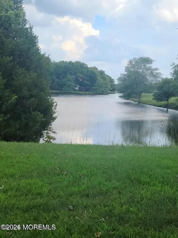 219 Buckingham Court #E, Lakewood, NJ 08701