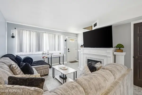 7 Briar Mills Drive, Brick, NJ 08724