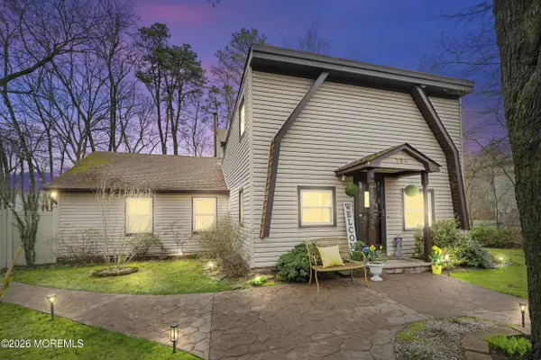 164 3rd Street, Howell, NJ 07731