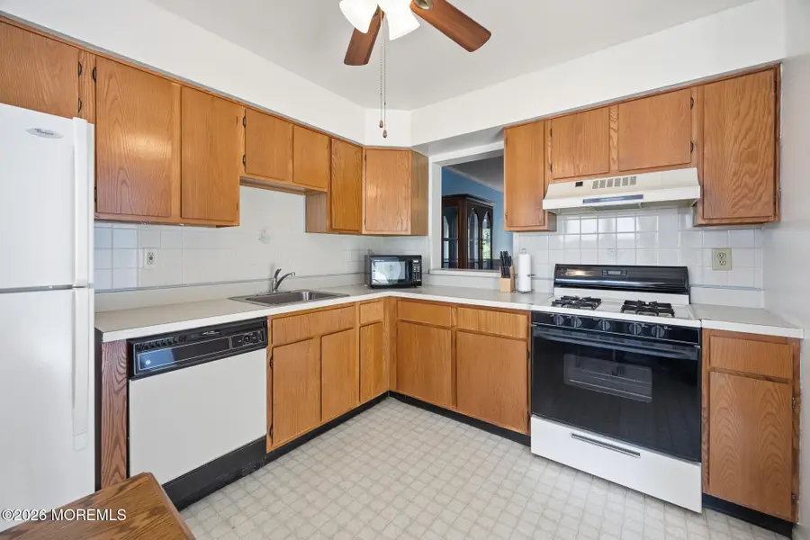 12 Interlaken Court #7, Freehold, NJ 07728 - #2