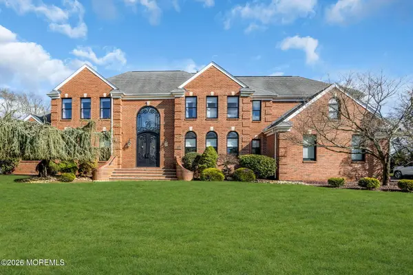 8 Kudyba Court, Manalapan, NJ 07726