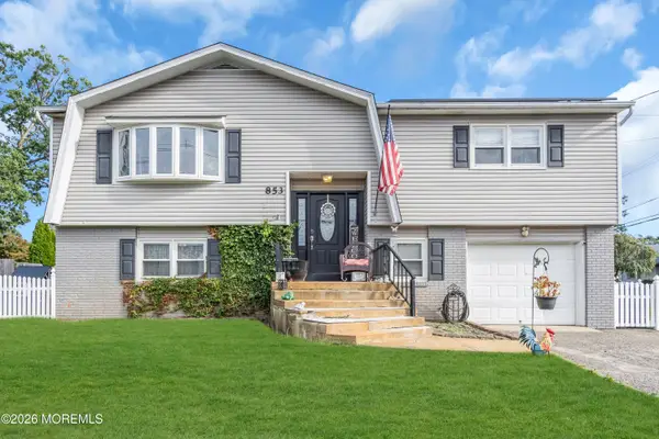 853 Spray Avenue, Beachwood, NJ 08722