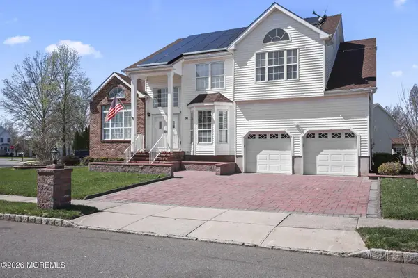 30 Terrier Place, Kendall Park, NJ 08824