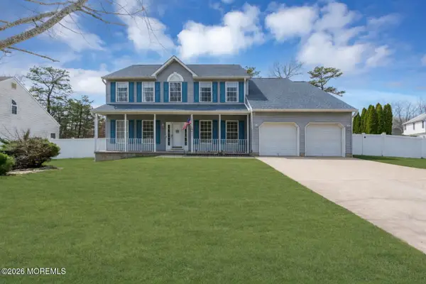 10 Brittany Drive, Bayville, NJ 08721