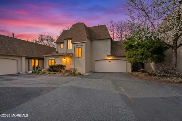 38 Carriage Place #1038, Edison, NJ 08820