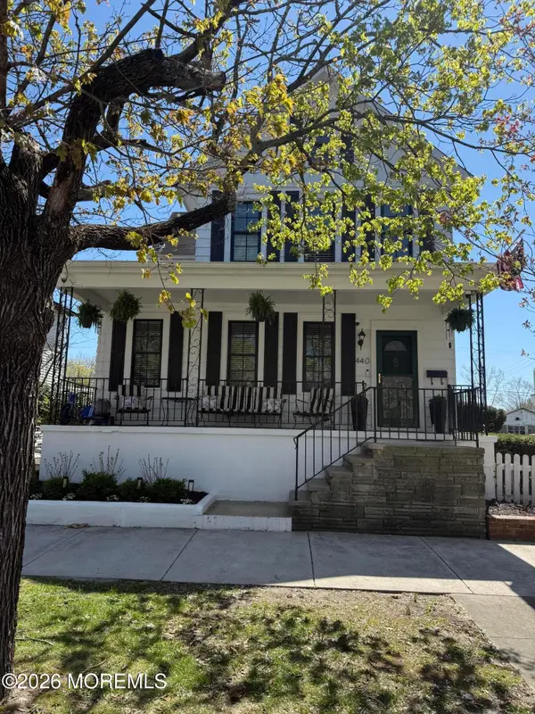 440 Saint Louis Avenue, Egg Harbor City, NJ 08215