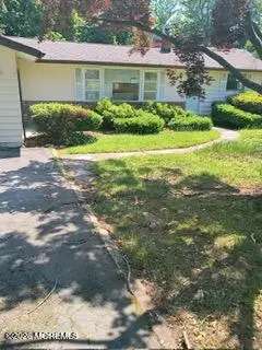 11 1/2 Edgewater Drive, Matawan, NJ 07747