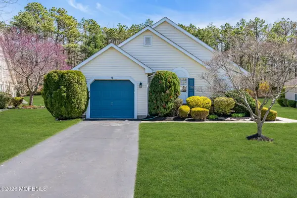 2621 Meadow Lake Drive, Toms River, NJ 08755