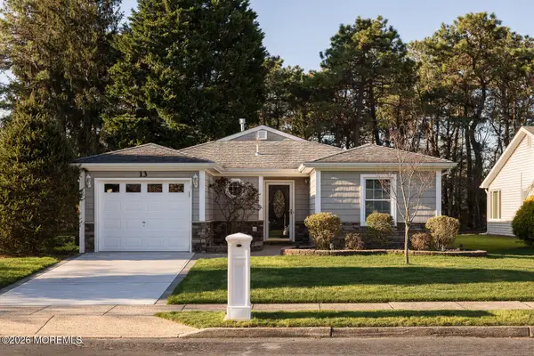 13 Tennis Court, Brick, NJ 08723