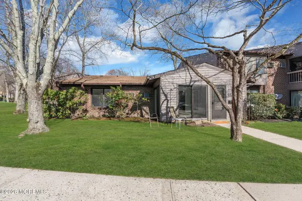 42 Lexington Court, Red Bank, NJ 07701