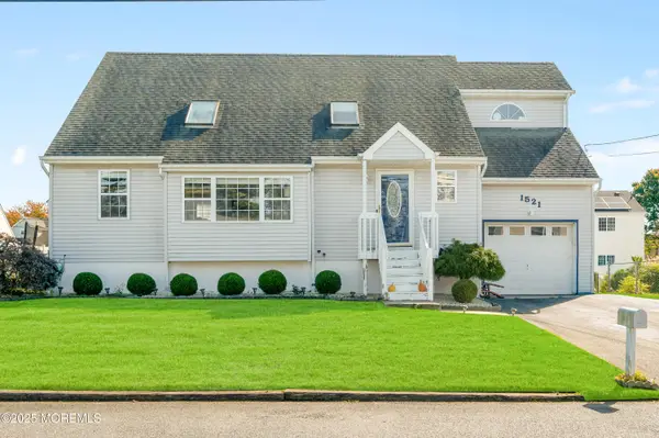 1521 Neptune Avenue, Beachwood, NJ 08722