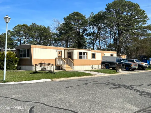 13 Bluebird Lane, Whiting, NJ 08759