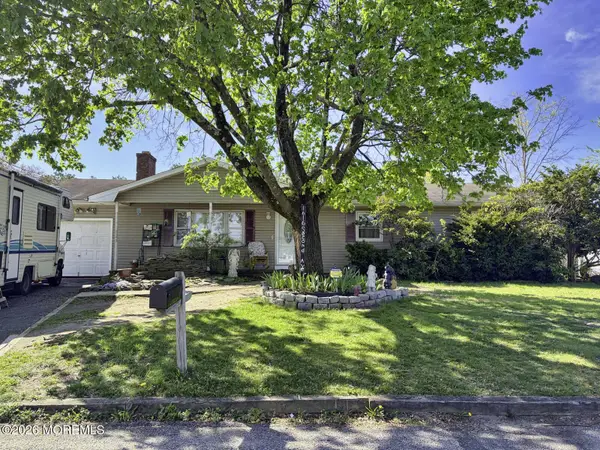 1616 2nd Avenue, Toms River, NJ 08757