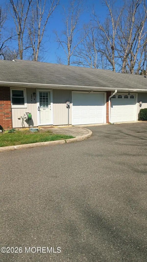 280B Kingston Court #2001, Lakewood, NJ 08701
