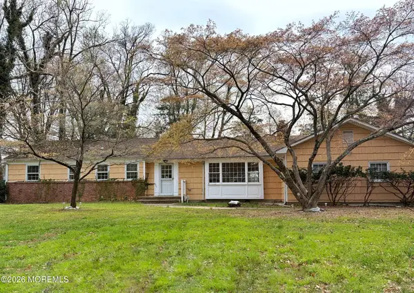 33 Fish Hawk Drive, North Middletown, NJ 07748