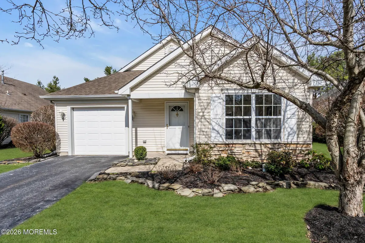 11 Schoolhouse Lane, Lakewood, NJ 08701 - #1