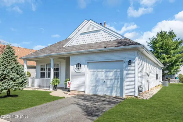 5 Florence Drive, Manchester, NJ 08759