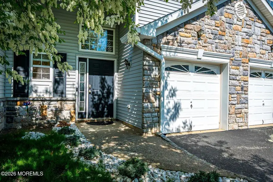 18 Hanna Lane, Laurence Harbor, NJ 08879 - #2