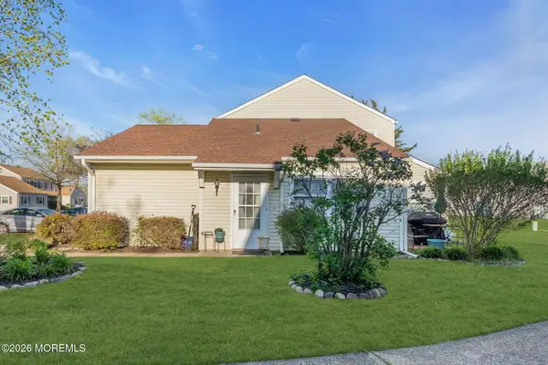 15 Seas Court, Barnegat, NJ 08005