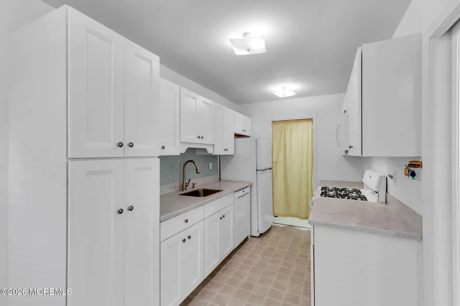 3 Beverly Court, Tinton Falls, NJ 07724 - #3